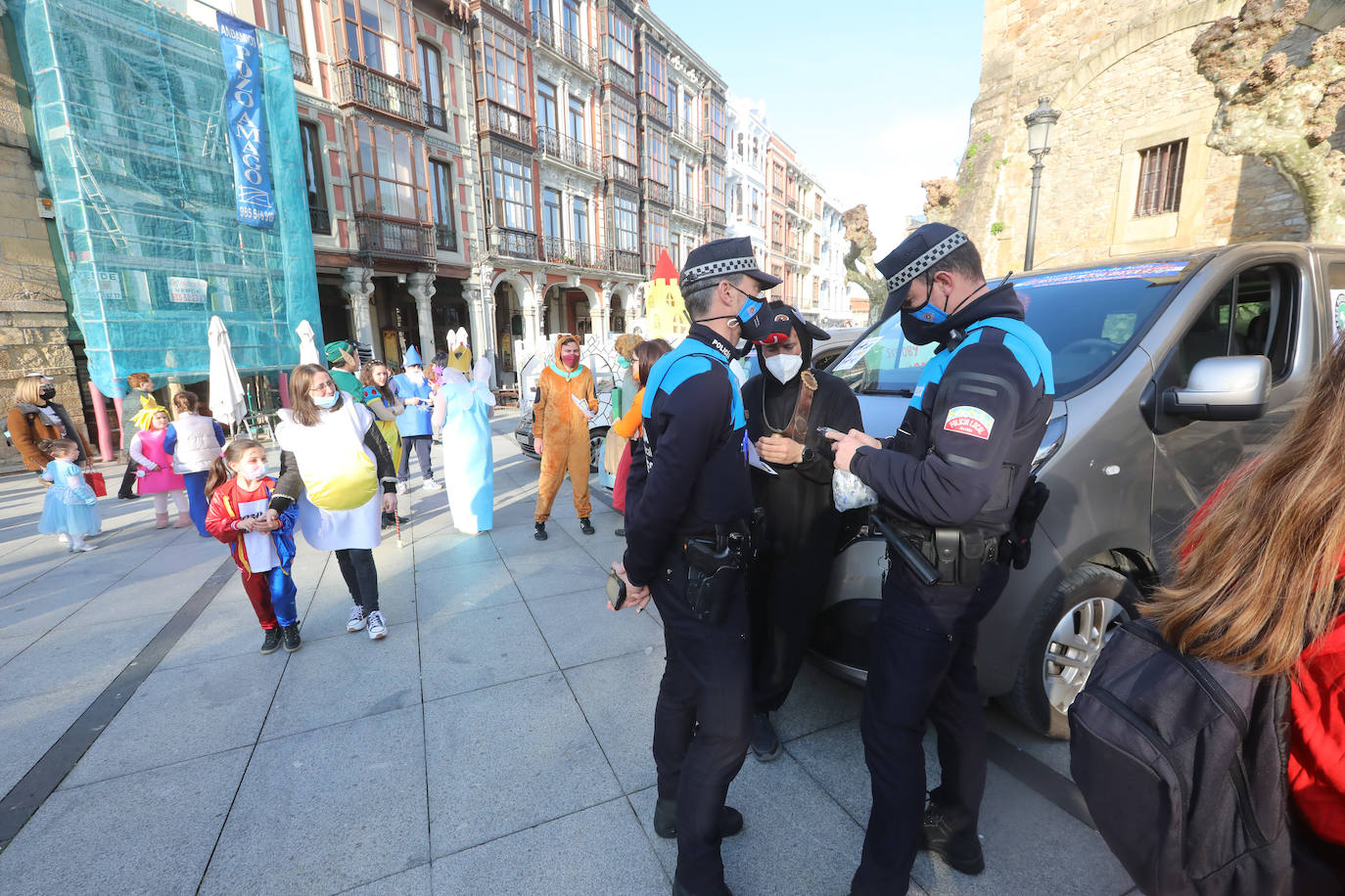 Fotos: De ginkana antroxera por las calles de la villa