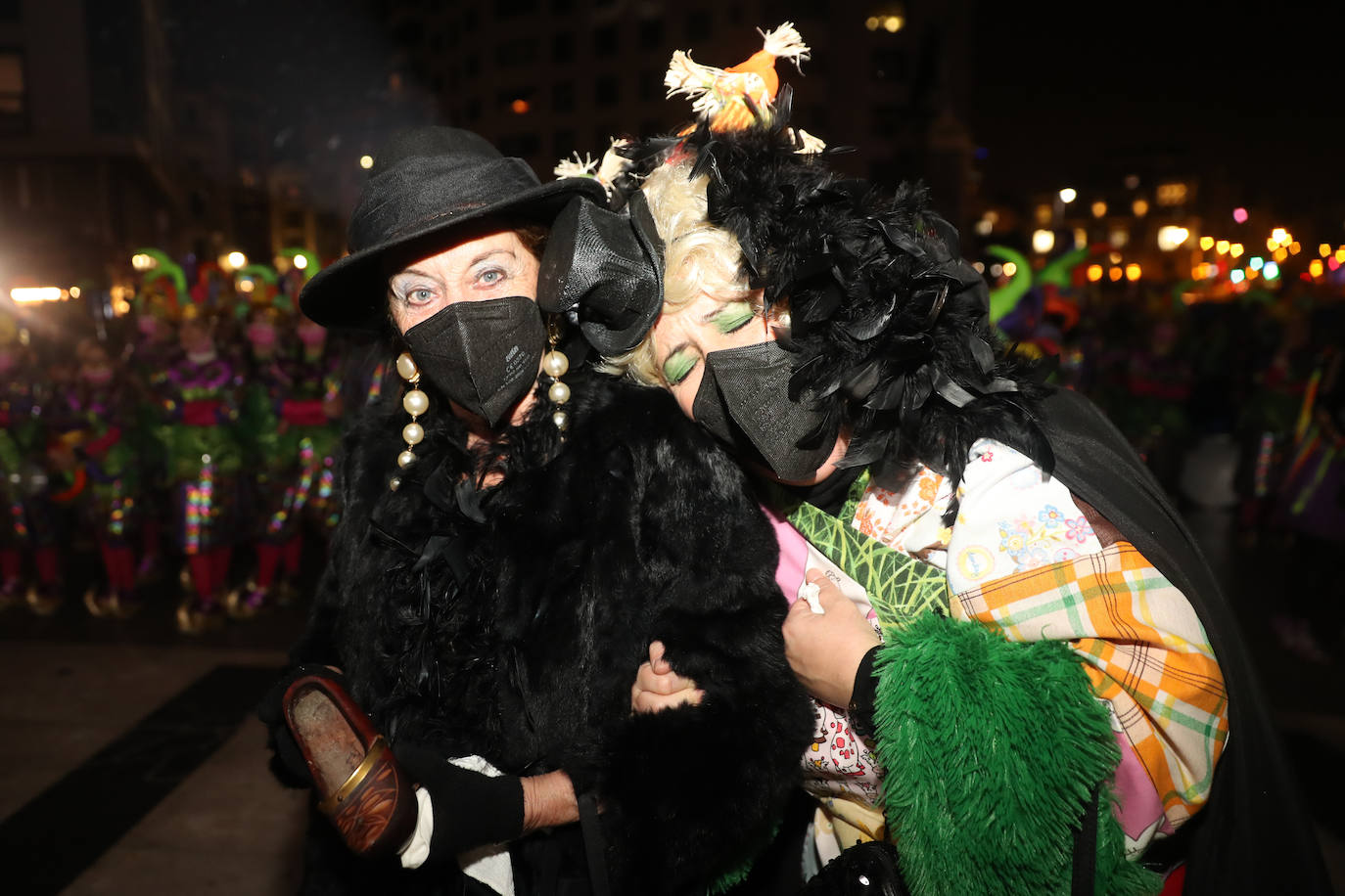 «Hasta el cielo llora su pérdida». Lo dijo su inseparable Conchi en la despedida al auténtico icono del Antroxu gijonés. Con su muerte y su entierro se ponía punto y final a cinco intensos días festivos donde las calles de Gijón se llenaron de carnaval. Porque había ganas tras un año de parón pandémico. Y ya quedan ganas para empezar a preparar el Antroxu 2023.