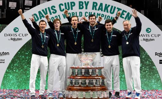 Rusia, con Daniil Medvedev y Andrey Rublev a la cabeza, celebra su victoria en la última edición de la Copa Davis. 