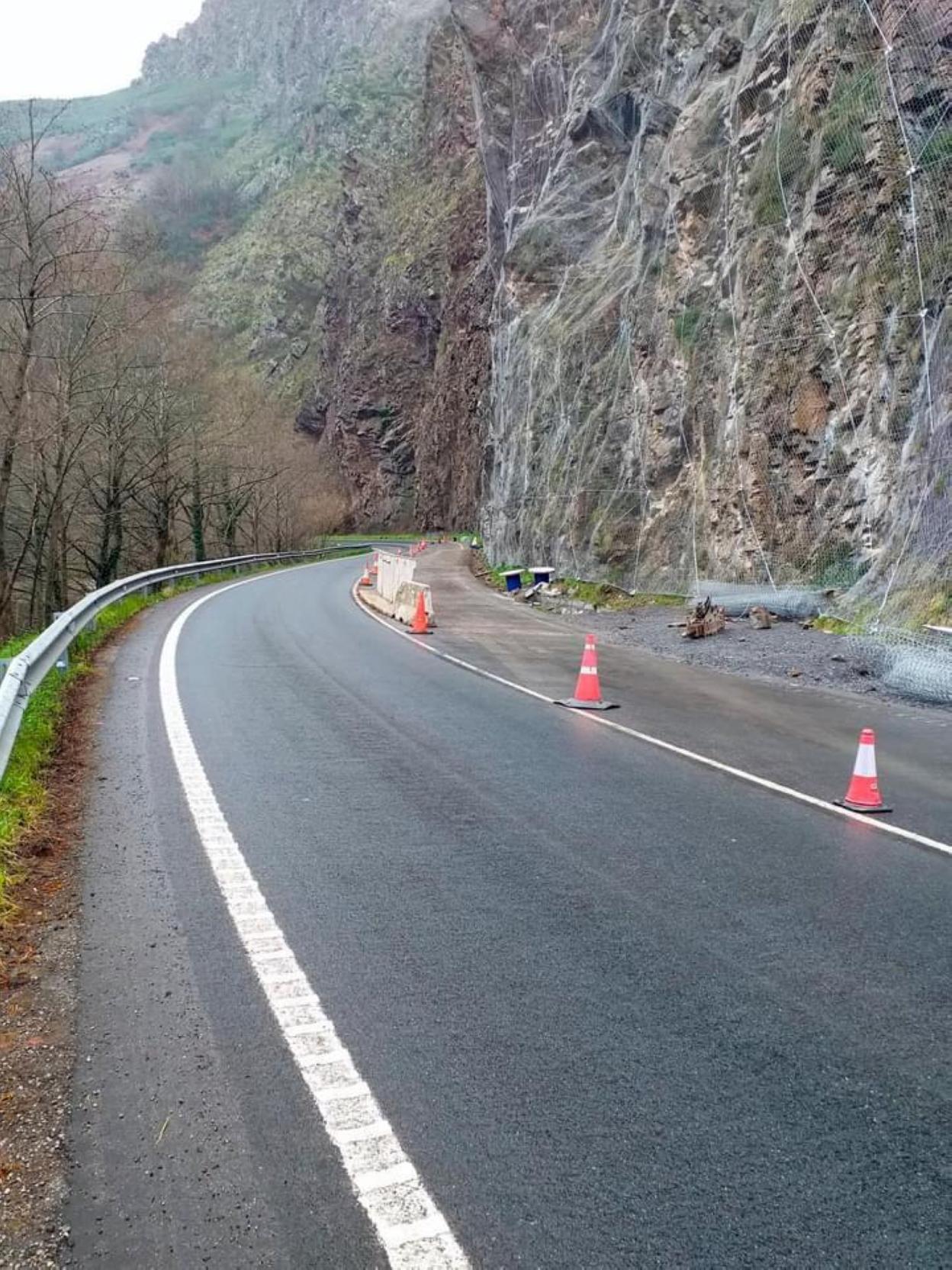 Habrá cortes puntuales para asfaltar y pintar la carretera. 