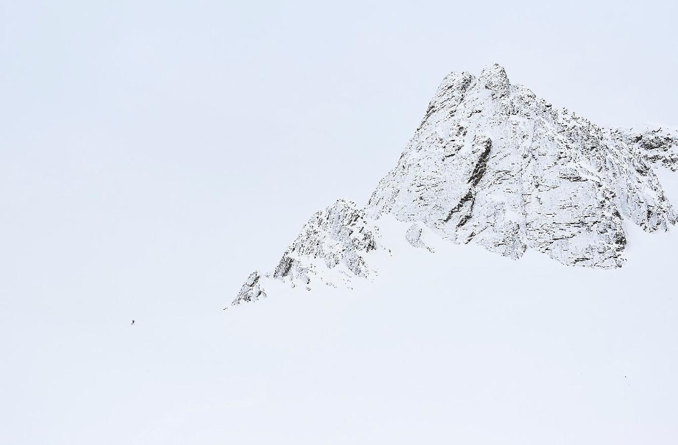 'Solo en la inmensidad', de José Manuel Pérez Pérez (España). Ganador Alpinismo y Montaña Invernal.