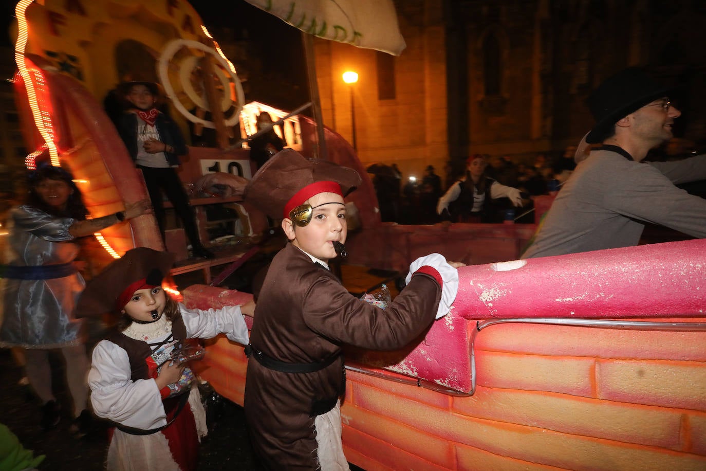 Fotos: Las calles se llenan de fantasía