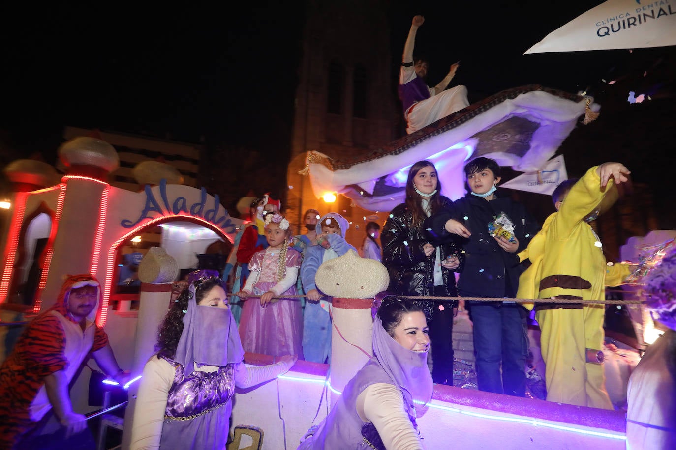 Fotos: Las calles se llenan de fantasía