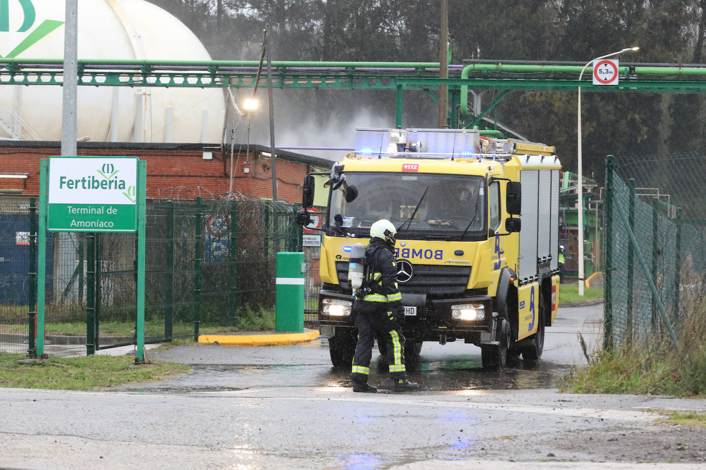 Fotos: Una hipotética fuga de amoniaco en Fertiberia