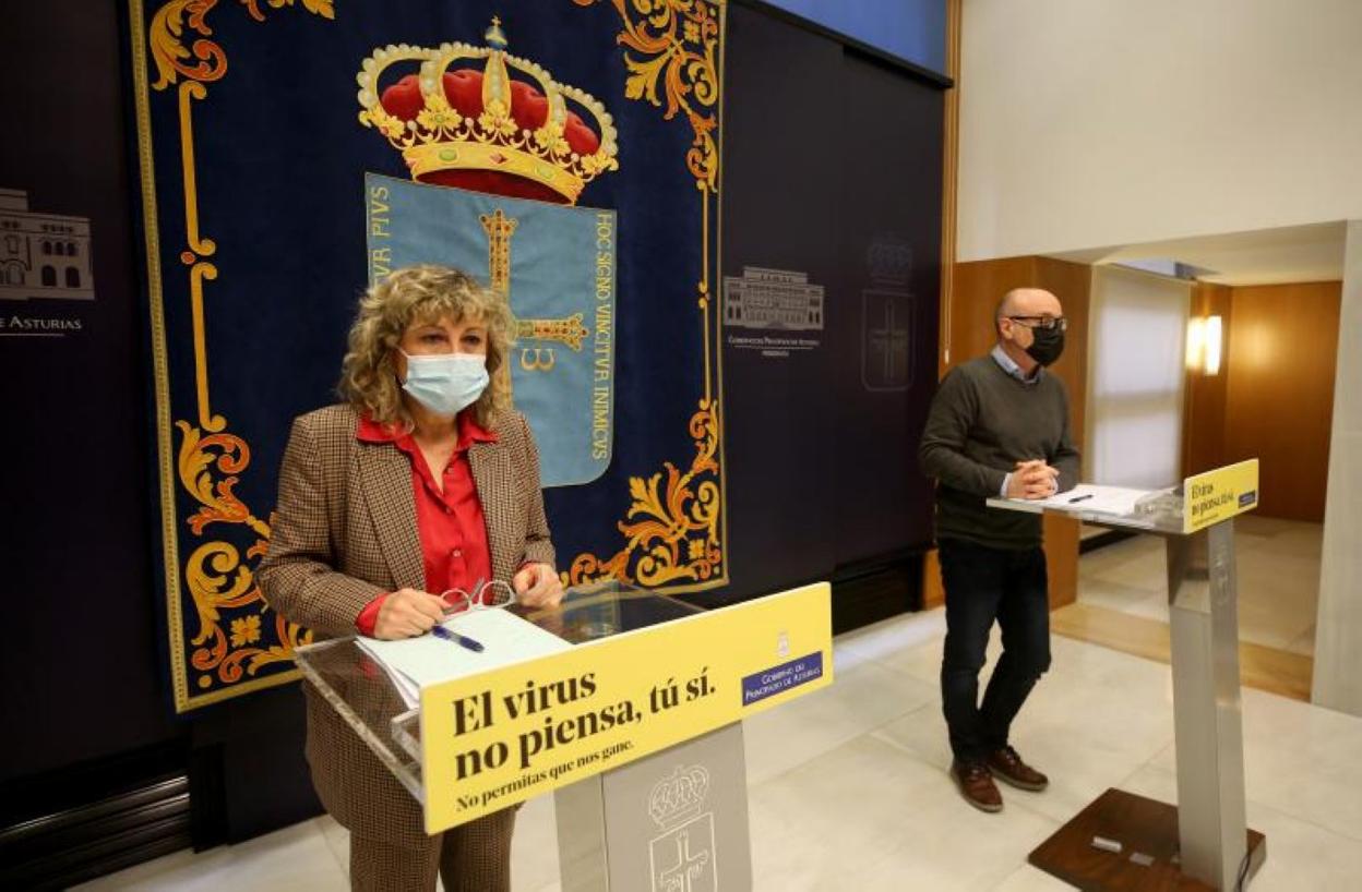 Lidia Rodríguez y Miguel Prieto, ayer, en la presentación de las nuevas medidas. 