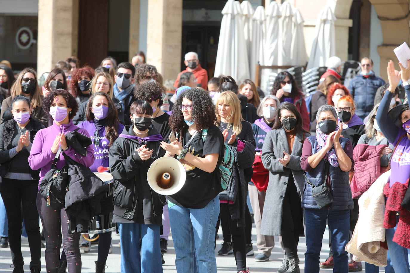 Fotos: 8M, Día de la Mujer. Avilés, «por la dignidad de todas»