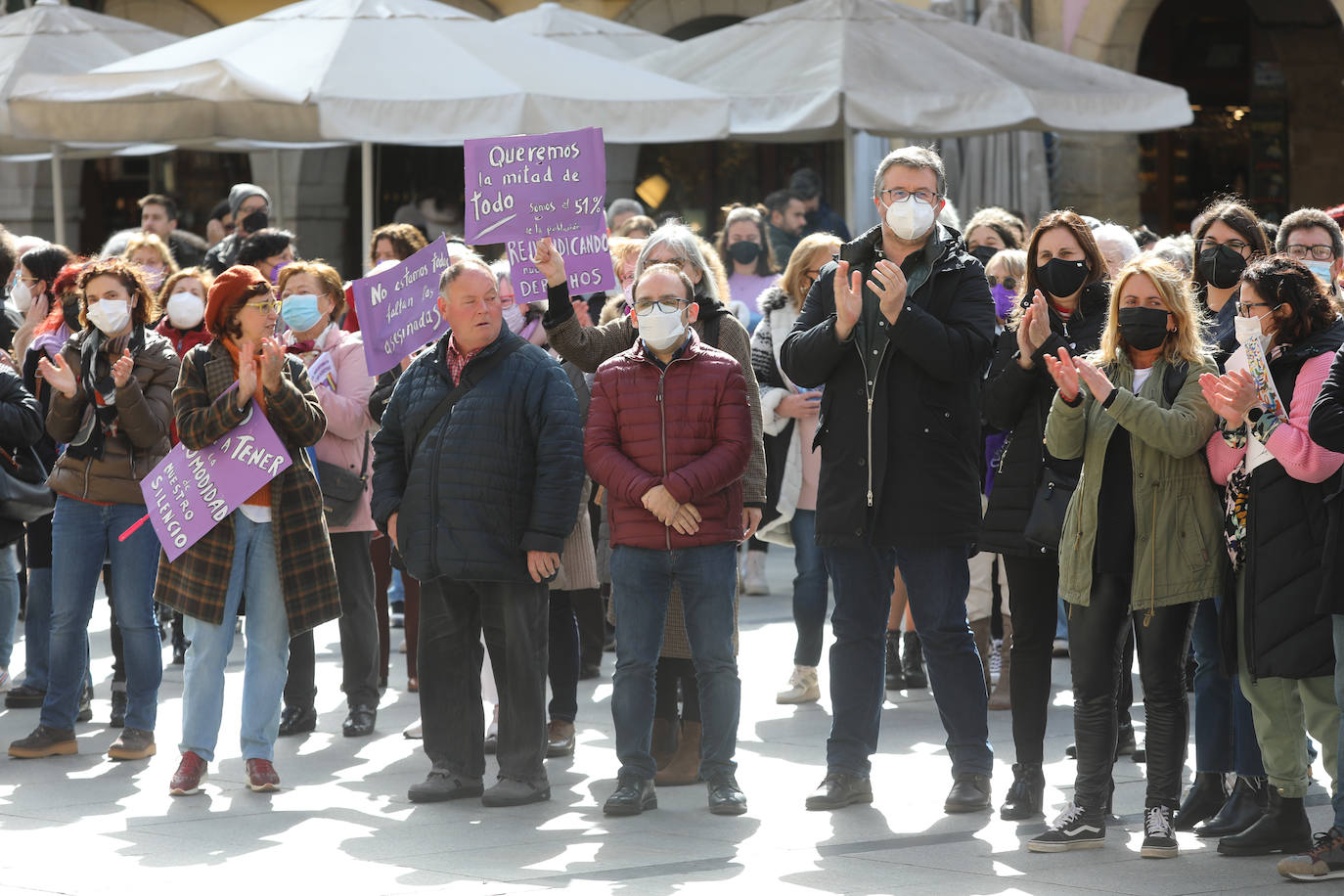 Fotos: 8M, Día de la Mujer. Avilés, «por la dignidad de todas»