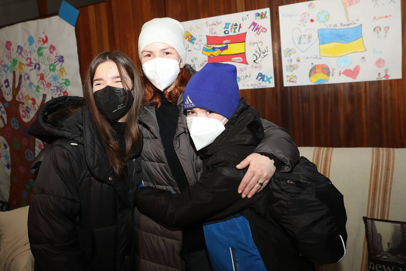 Más de 300 voluntarios han trabajado para adecuar el colegio San José para su llegada: «Hemos conseguido montar una casa para cincuenta personas en dos días»