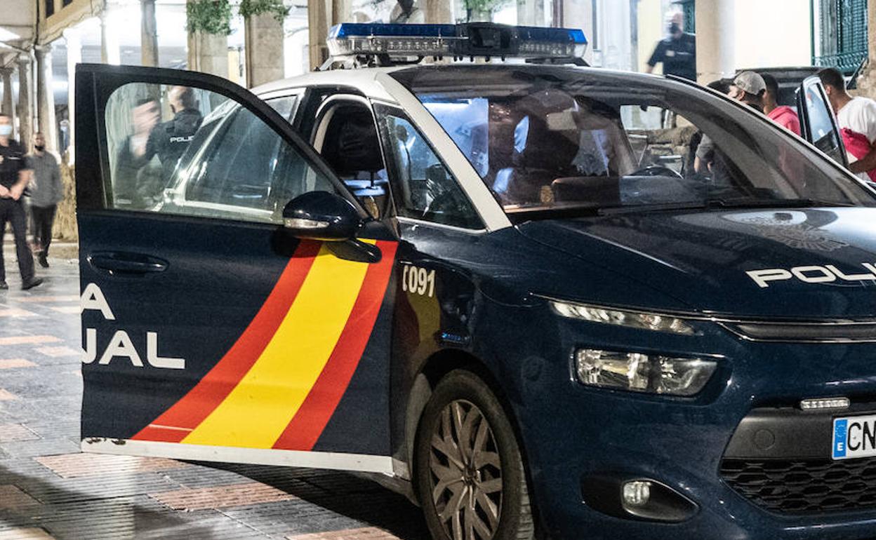 Imagen de archivo de una intervención de la Policía Nacional en Avilés