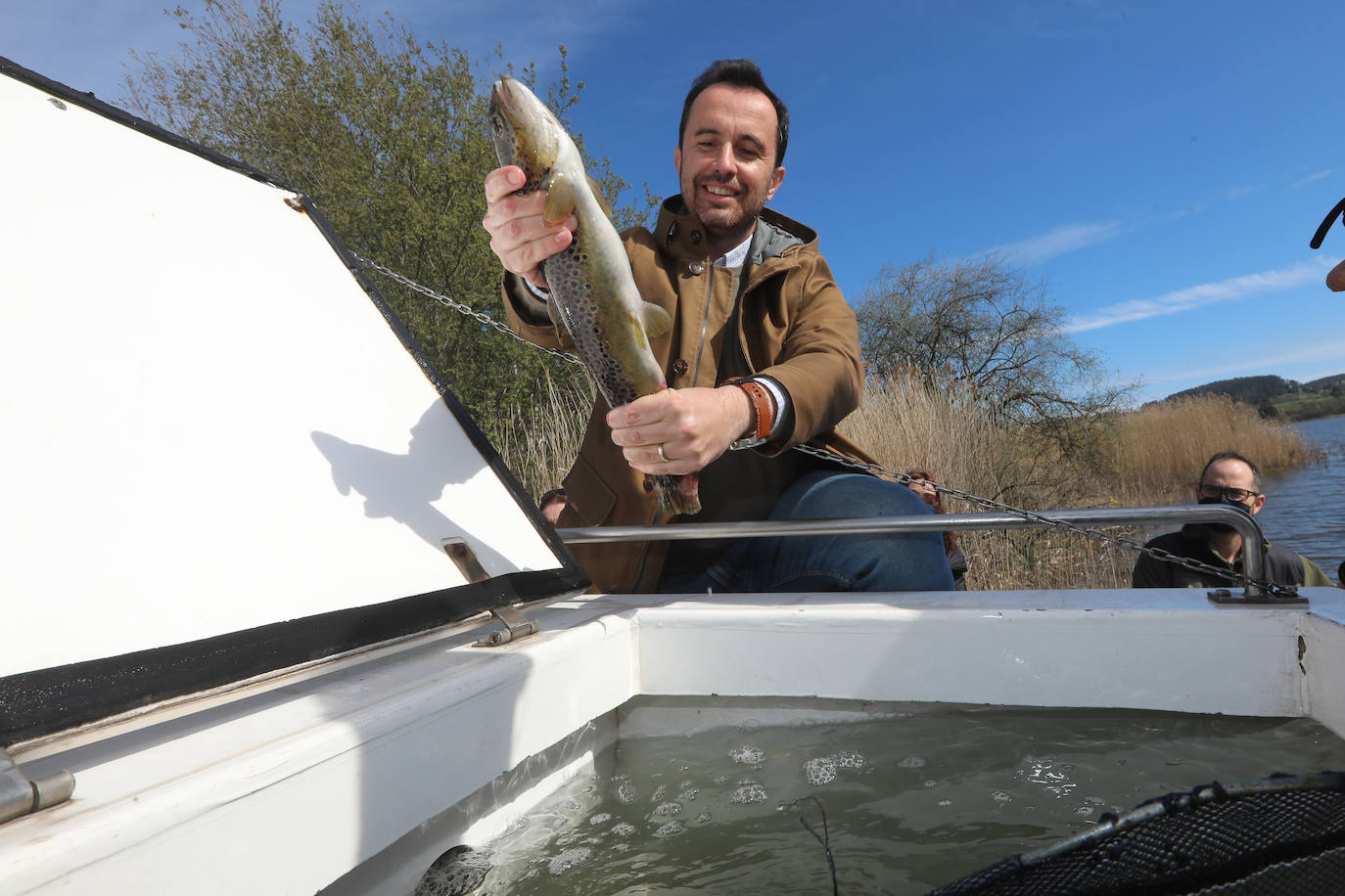 Fotos: La trucha vuelve a La Granda