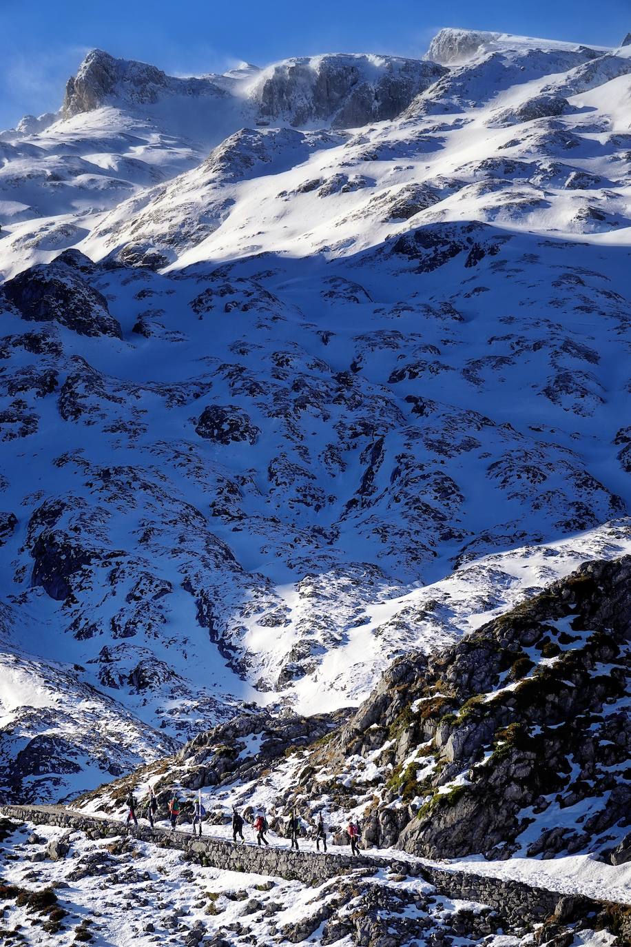 La carrera de esquí de montaña reúne este fin de semana a 120 participantes de toda España y Europa en el macizo de Andara, en los Picos