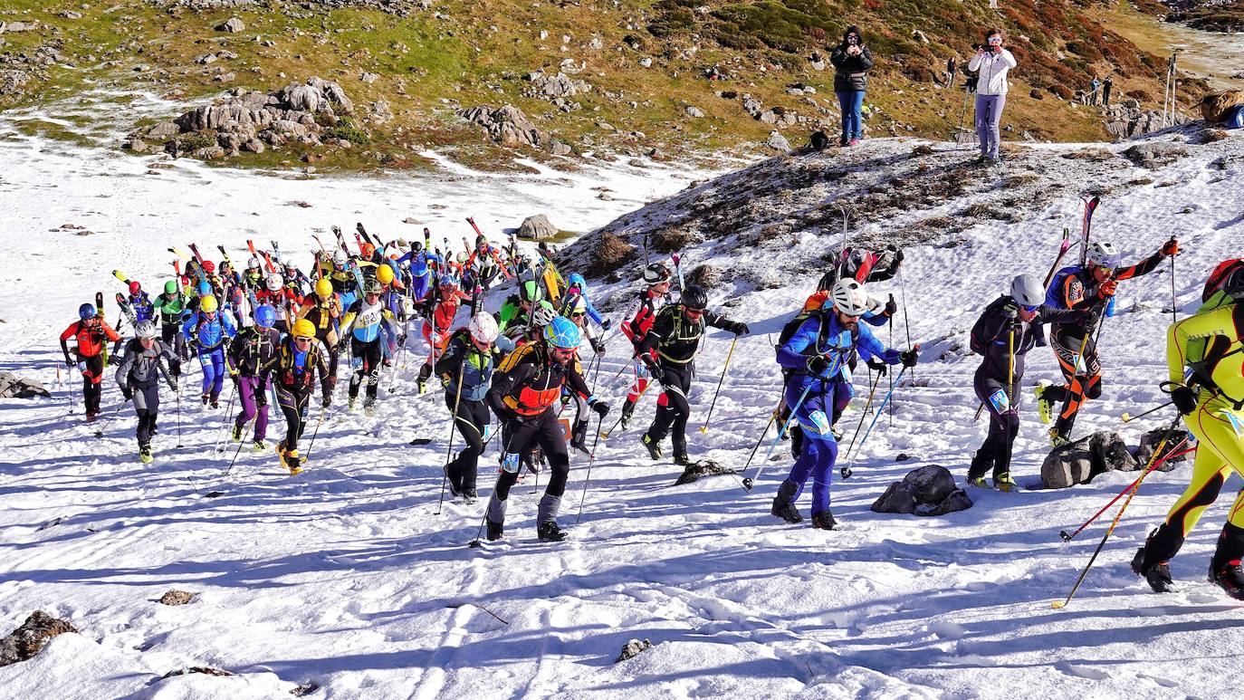 La carrera de esquí de montaña reúne este fin de semana a 120 participantes de toda España y Europa en el macizo de Andara, en los Picos