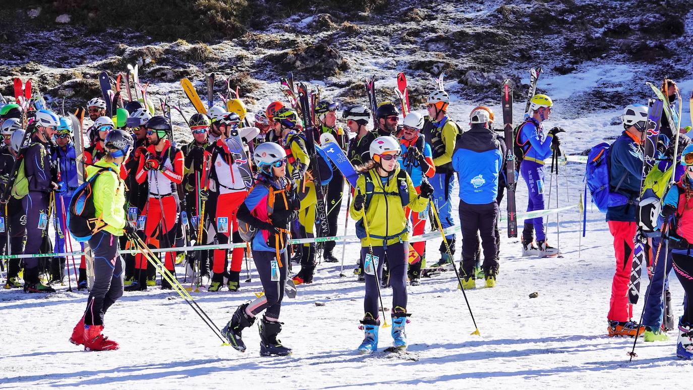 La carrera de esquí de montaña reúne este fin de semana a 120 participantes de toda España y Europa en el macizo de Andara, en los Picos