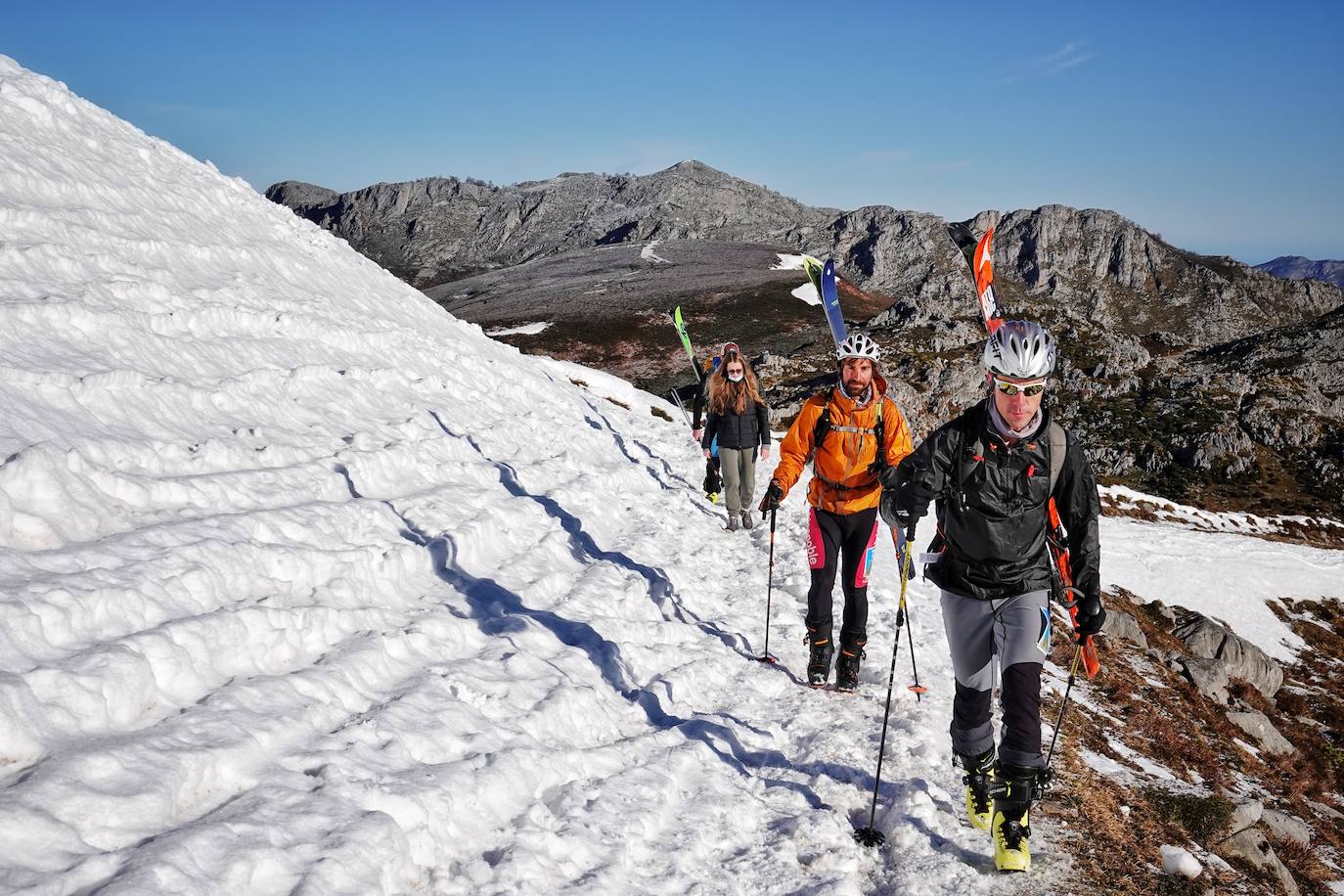 La carrera de esquí de montaña reúne este fin de semana a 120 participantes de toda España y Europa en el macizo de Andara, en los Picos