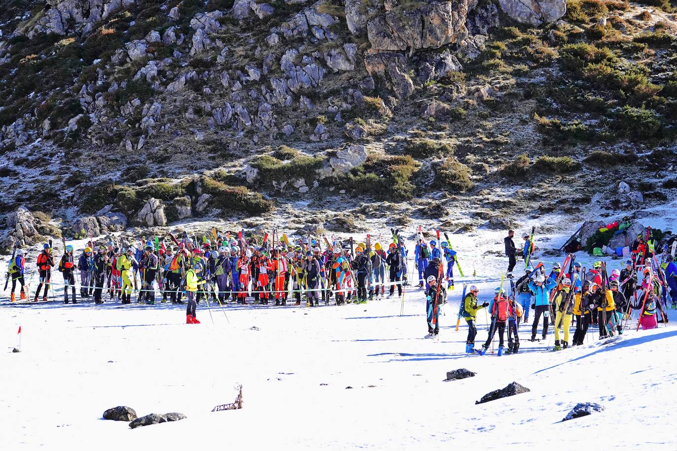 La carrera de esquí de montaña reúne este fin de semana a 120 participantes de toda España y Europa en el macizo de Andara, en los Picos