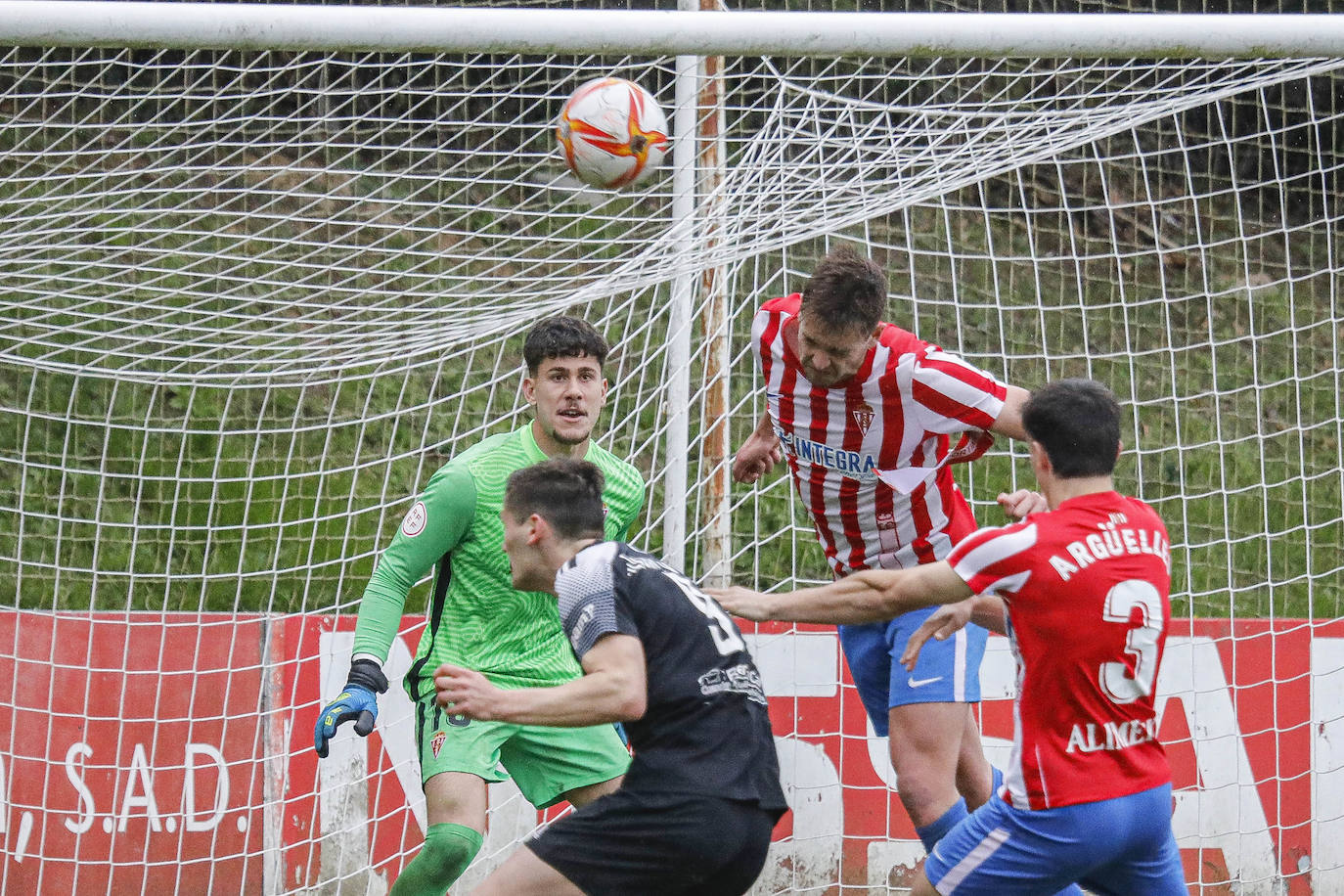 Fotos: Las mejores imágenes del Sporting B - Lealtad