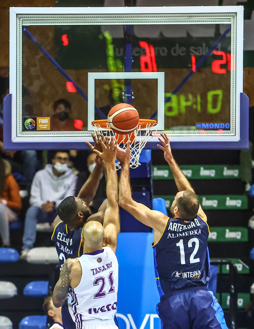 El base colombiano y el pívot tinerfeño destacaron en el tercer triunfo consecutivo de los ovetenses ante el Valladolid