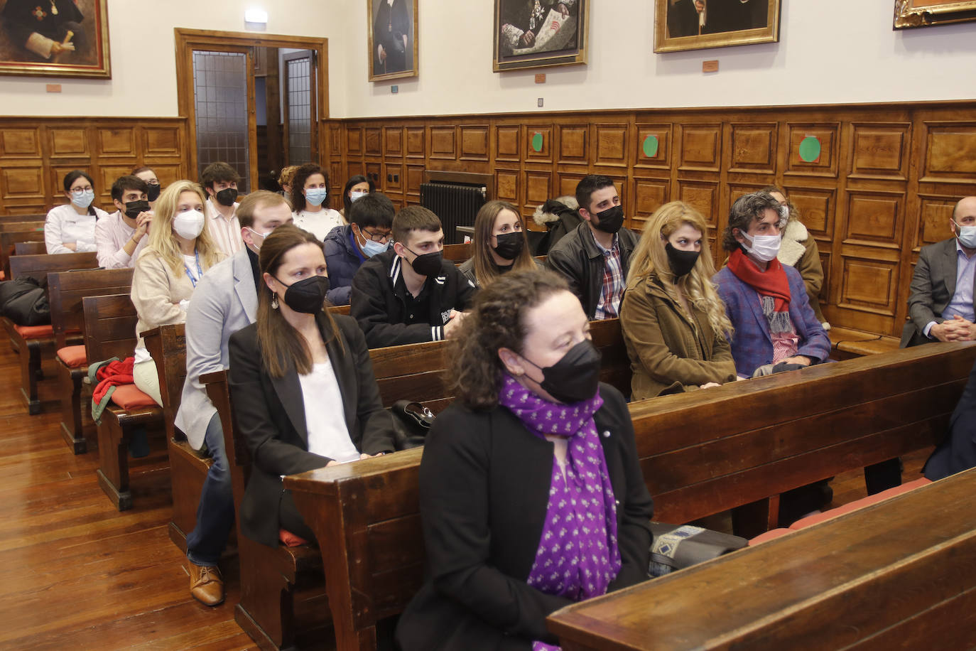 Los ganadores en la categoría de más de 18 años conquistaron al jurado con un proyecto de pastelería personalizada en el momento.