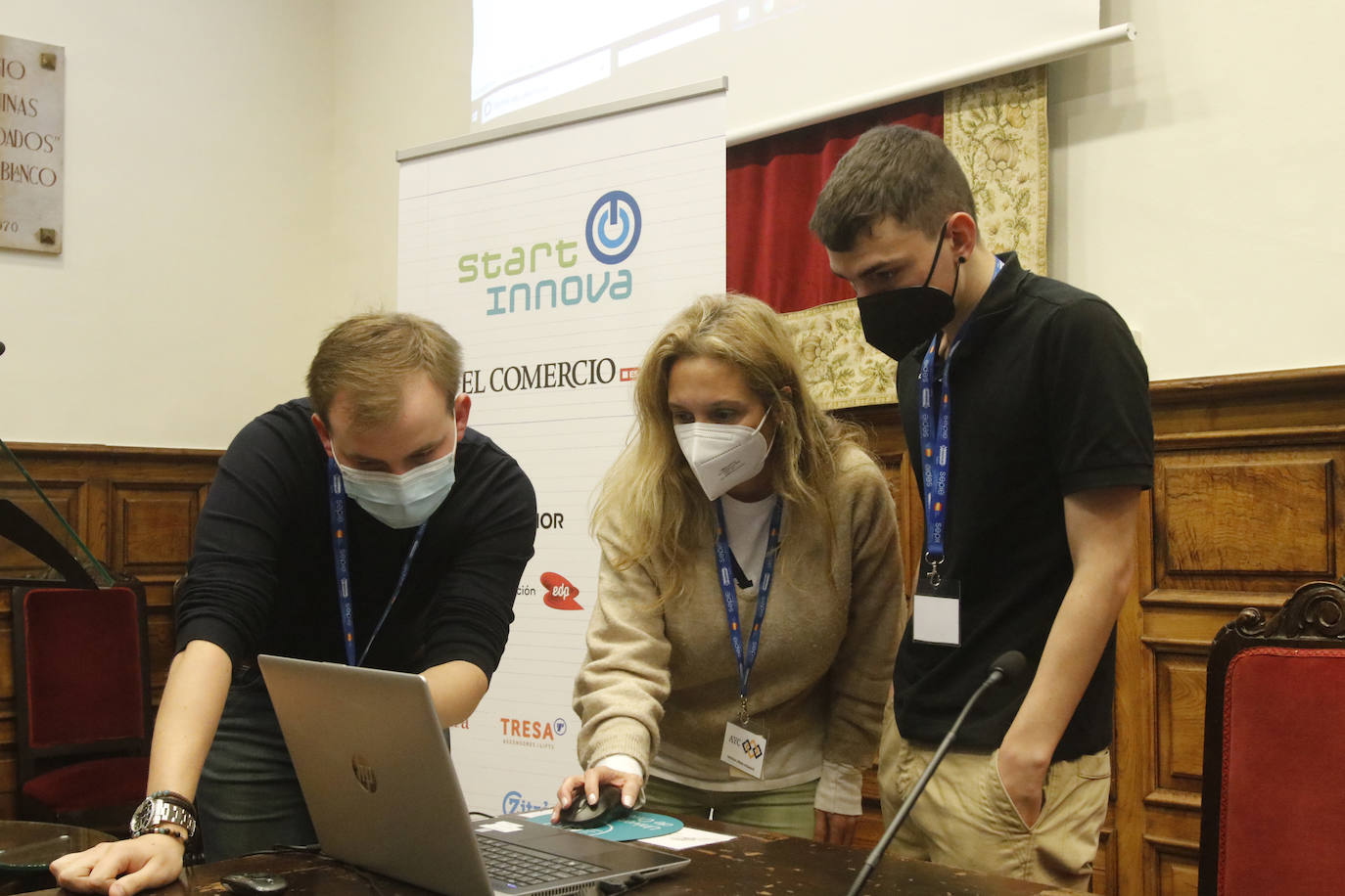 Los ganadores en la categoría de más de 18 años conquistaron al jurado con un proyecto de pastelería personalizada en el momento.