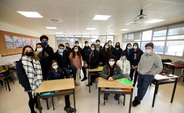 Los alumnos del colegio San Ignacio que forman parte de STARTInnova.