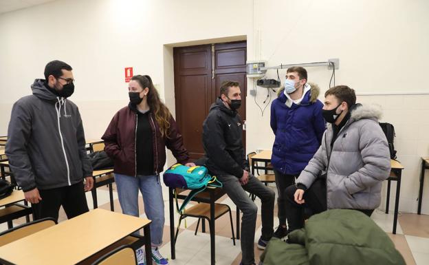 Los estudiantes del centro gijonés participantes en STARTInnova.