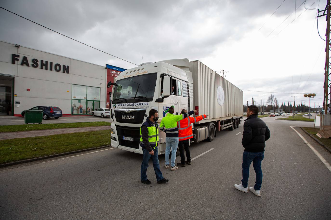 Los puertos de la región siguen en una situación complicada, sin tráfico de camiones que puedan mover las mercancías, más allá de los que trabajan con escolta, mientras las posturas de las entidades que apoyan los paros en la región se mantienen firmes.