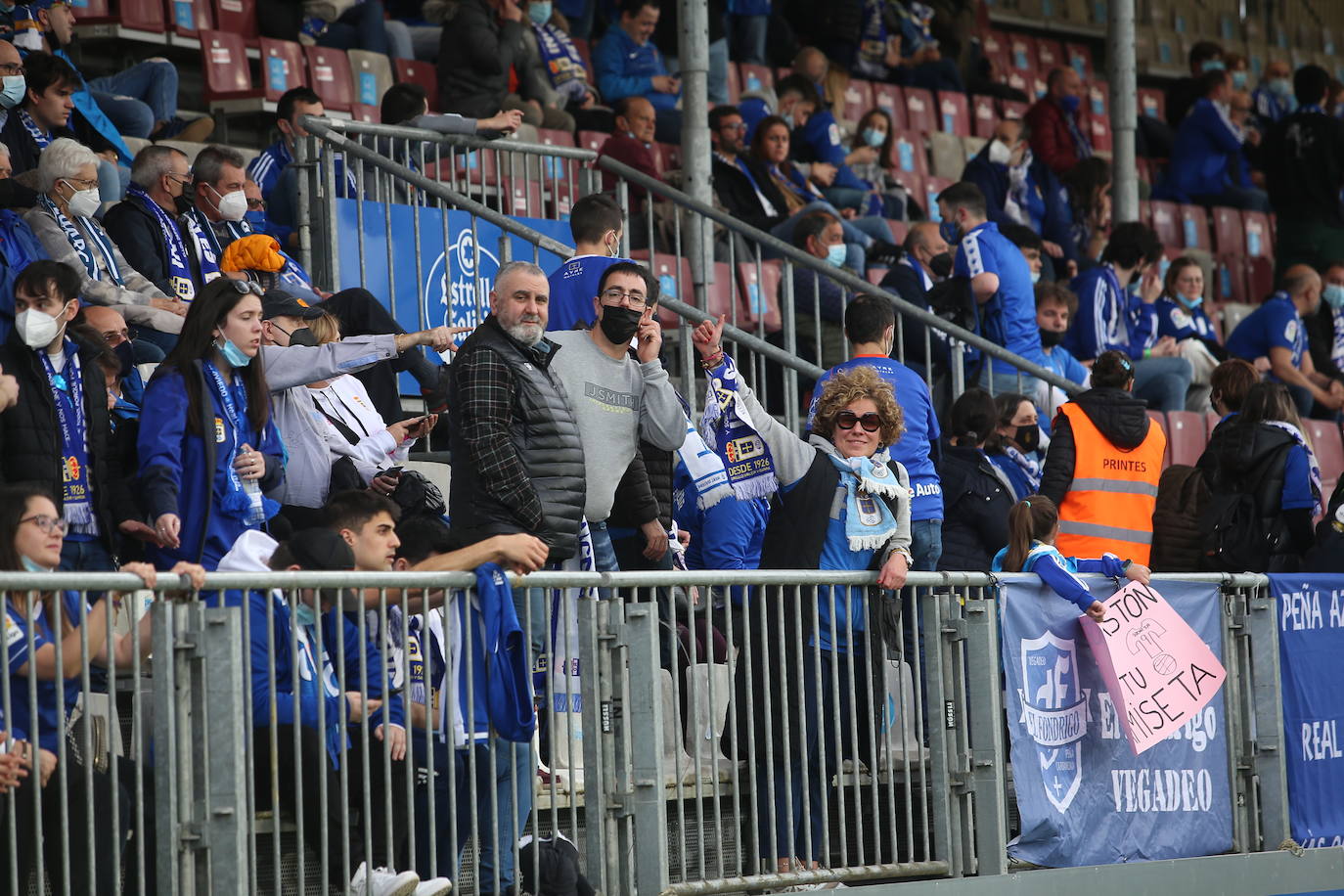 Fotos: ¿Estuviste en el Lugo - Real Oviedo? ¡Búscate!