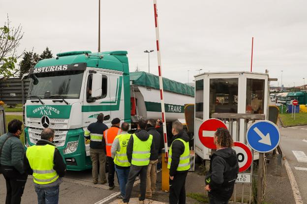 El sector primario, la industria alimentaria y la distribución, «abocados al cierre»