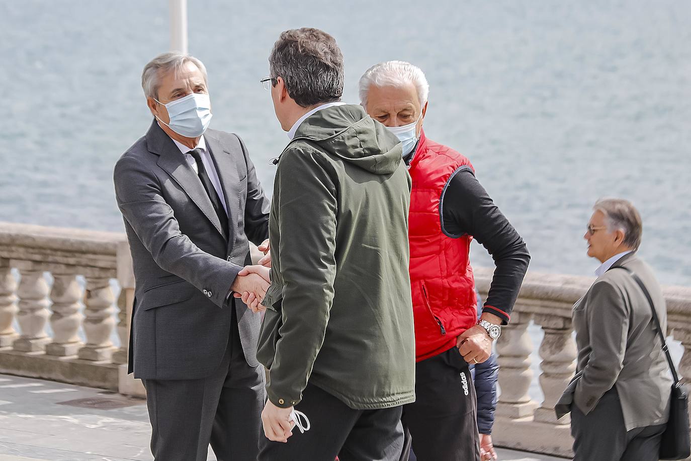 Familiares y amigos se reunieron este viernes en la iglesia de San Pedro para despedir a la gijonesa Elisa Fernández-Escandón, fallecida el pasado lunes en Madrid.