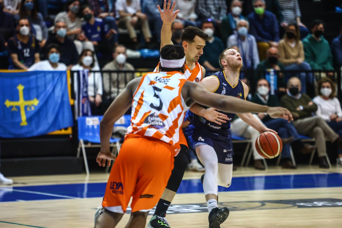 Fotos: Las mejores imágenes del Unicaja Banco Oviedo - Leyma