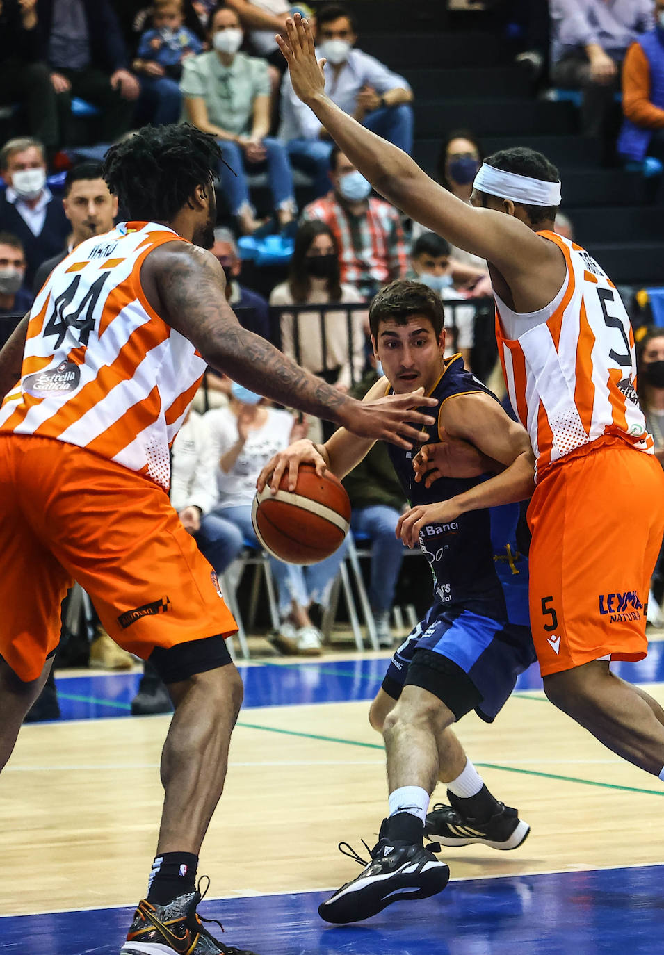 Fotos: Las mejores imágenes del Unicaja Banco Oviedo - Leyma