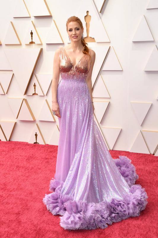 La ganador al Oscar a la mejor actriz, Jessica Chanstain, con un vestido de Gucci. 