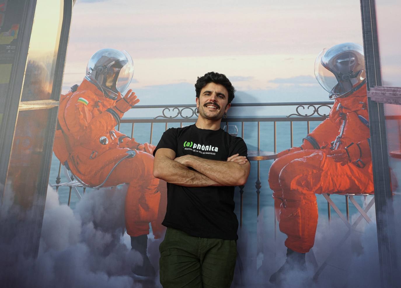 Rodrigo Cuevas recoge uno de los premios Serondaya