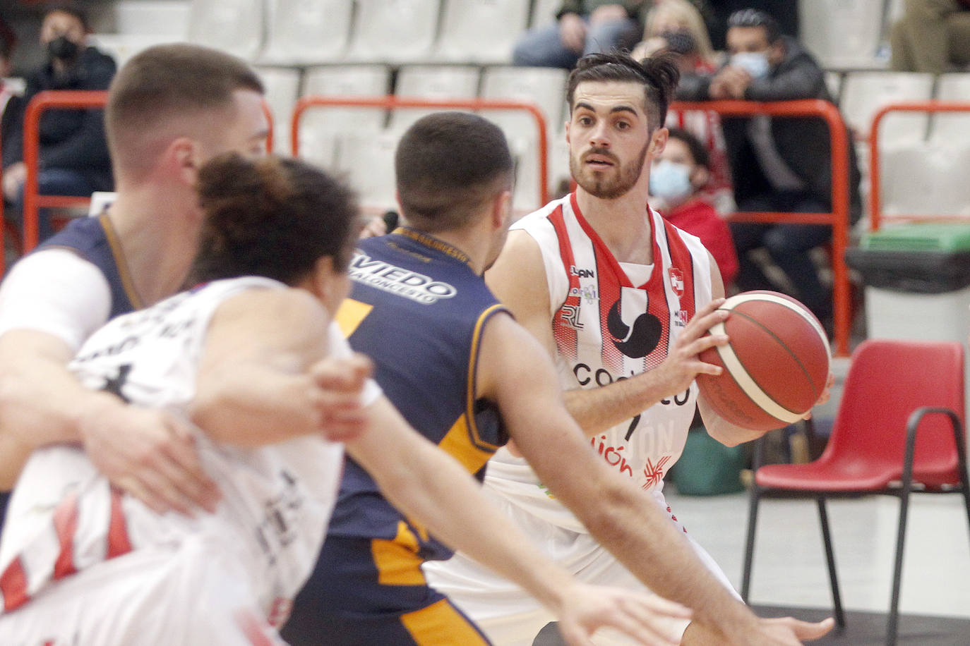 Fotos: Las mejores imágenes del Corinto Gijón Basket - Unicaja Banco Oviedo B