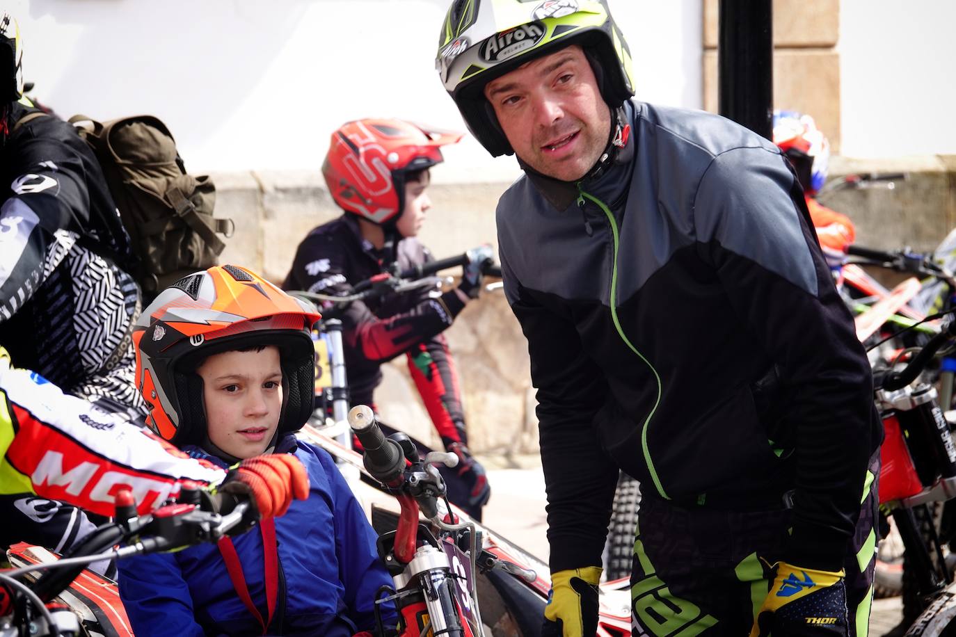 El Campeonato de Asturias de Trial ha arrancado en Cangas de Onís una nueva temporada con una prueba que también es puntuable para los campeonatos de la misma especialidad de Cantabria y el País Vasco bajo la organización del Moto Club Cuenca Minera y en colaboración con el Ayuntamiento cangués.