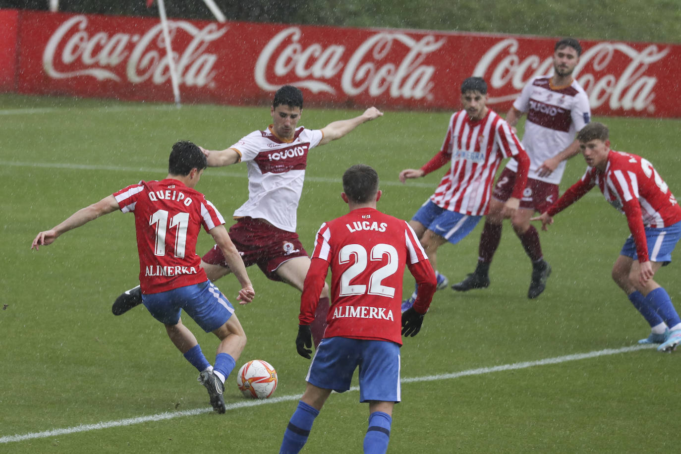 Fotos: Las mejores imágenes del Sporting B - Gijón Industrial