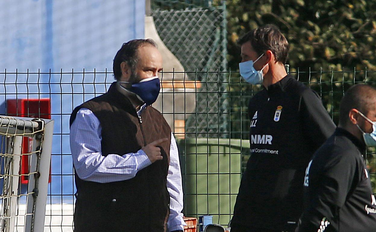 Jorge Menéndez Vallina, con Ziganda, en El Requexón. 