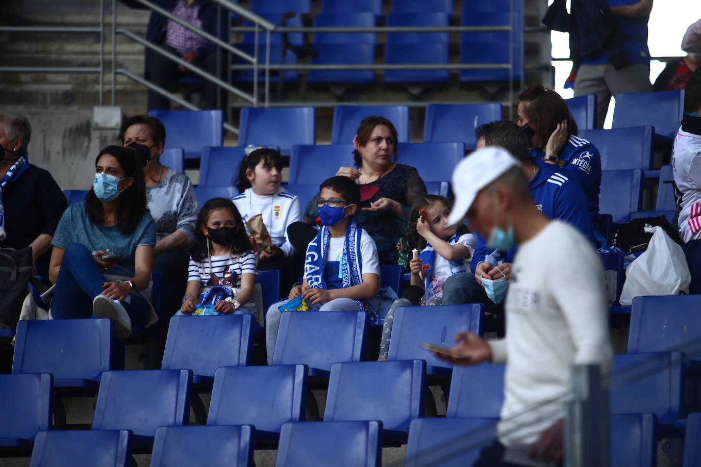 El conjunto azul se llevó la victoria en el Carlos Tartiere gracias a un gol de Bastón.