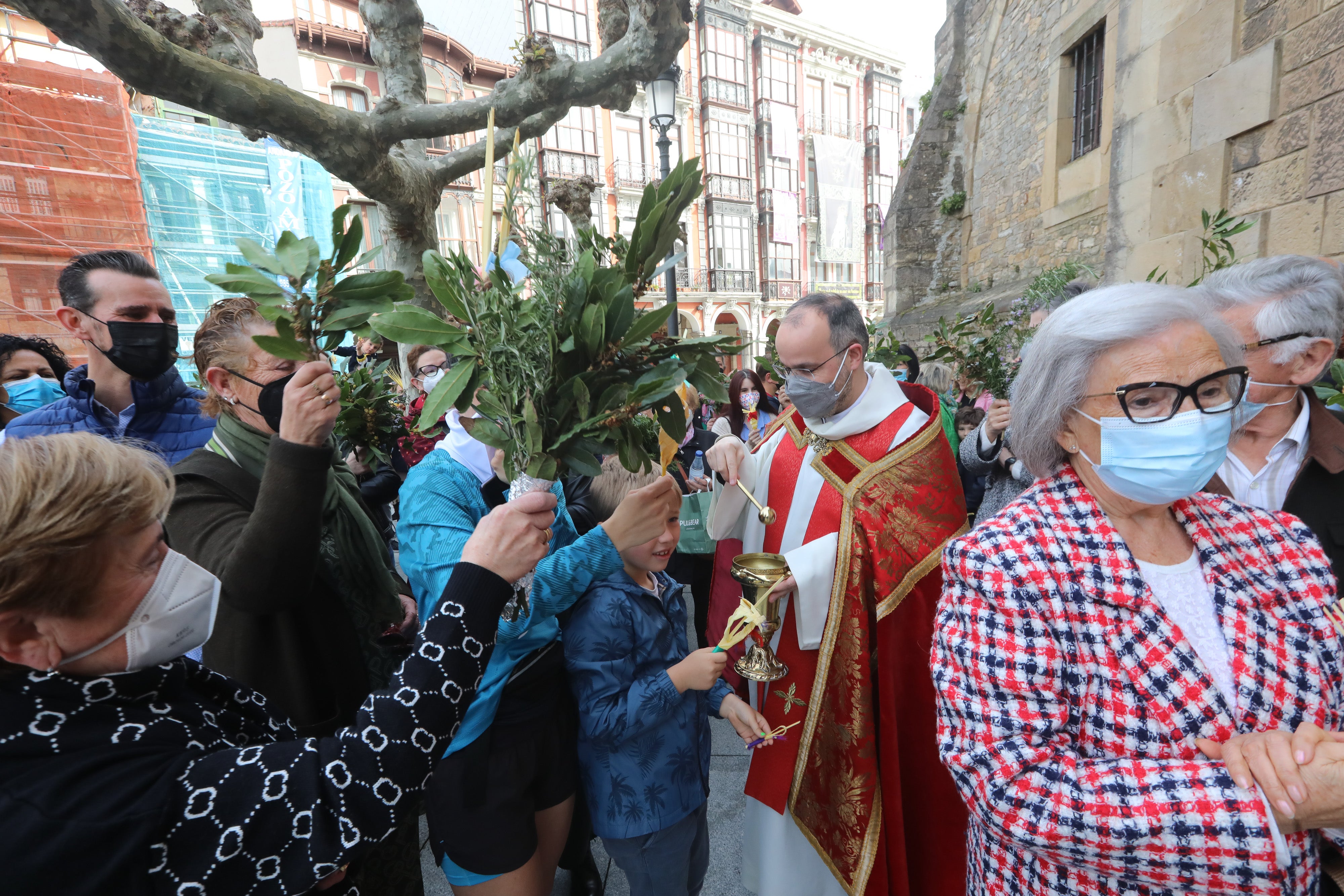 Fotos: Avilés recupera el Domingo de Ramos