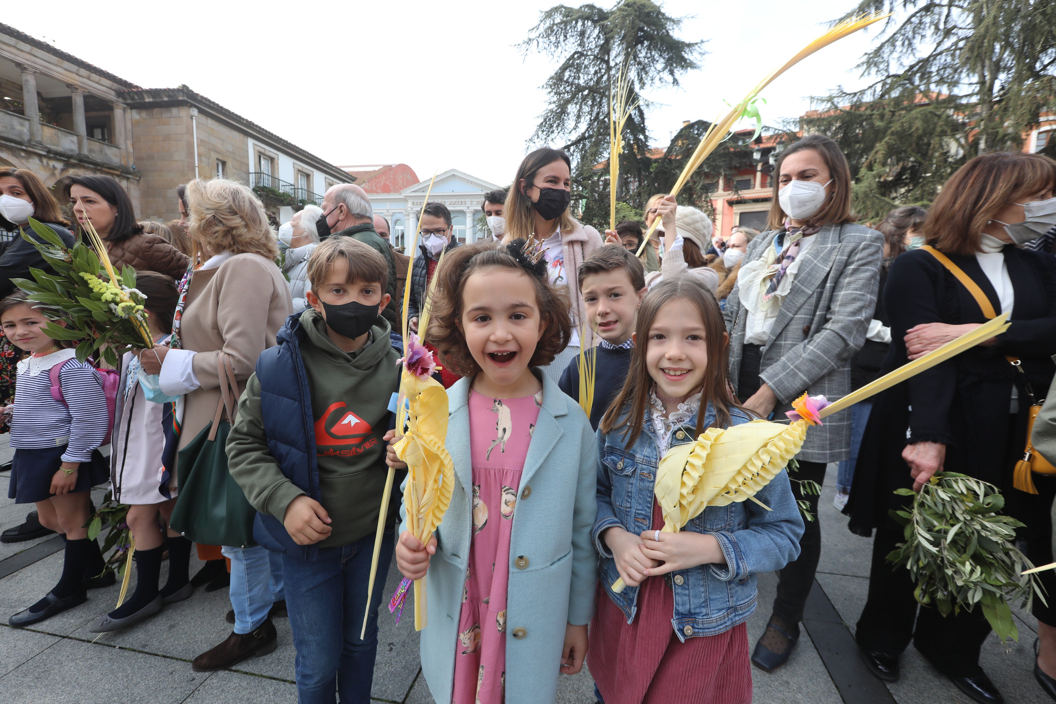 Fotos: Avilés recupera el Domingo de Ramos