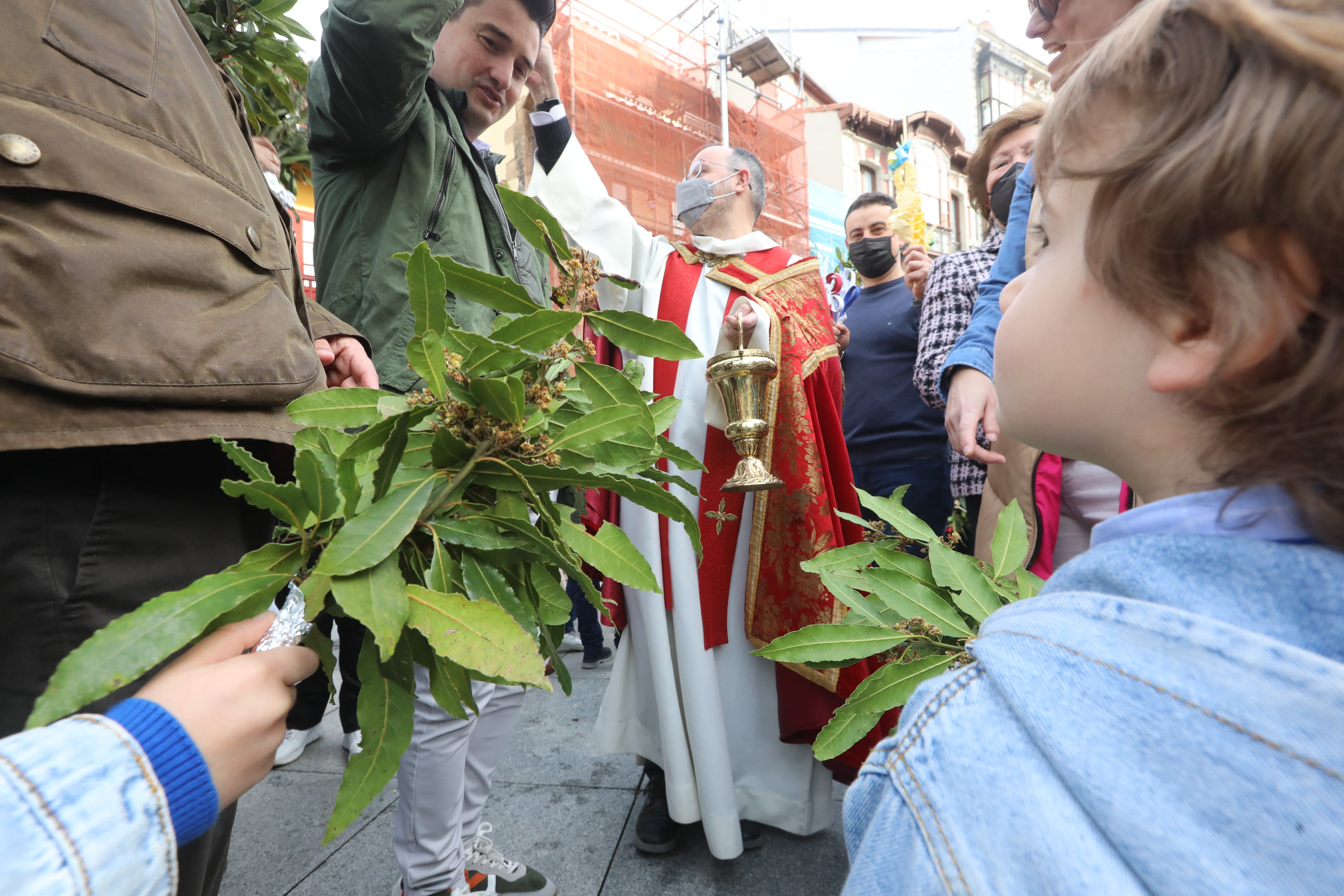 Fotos: Avilés recupera el Domingo de Ramos