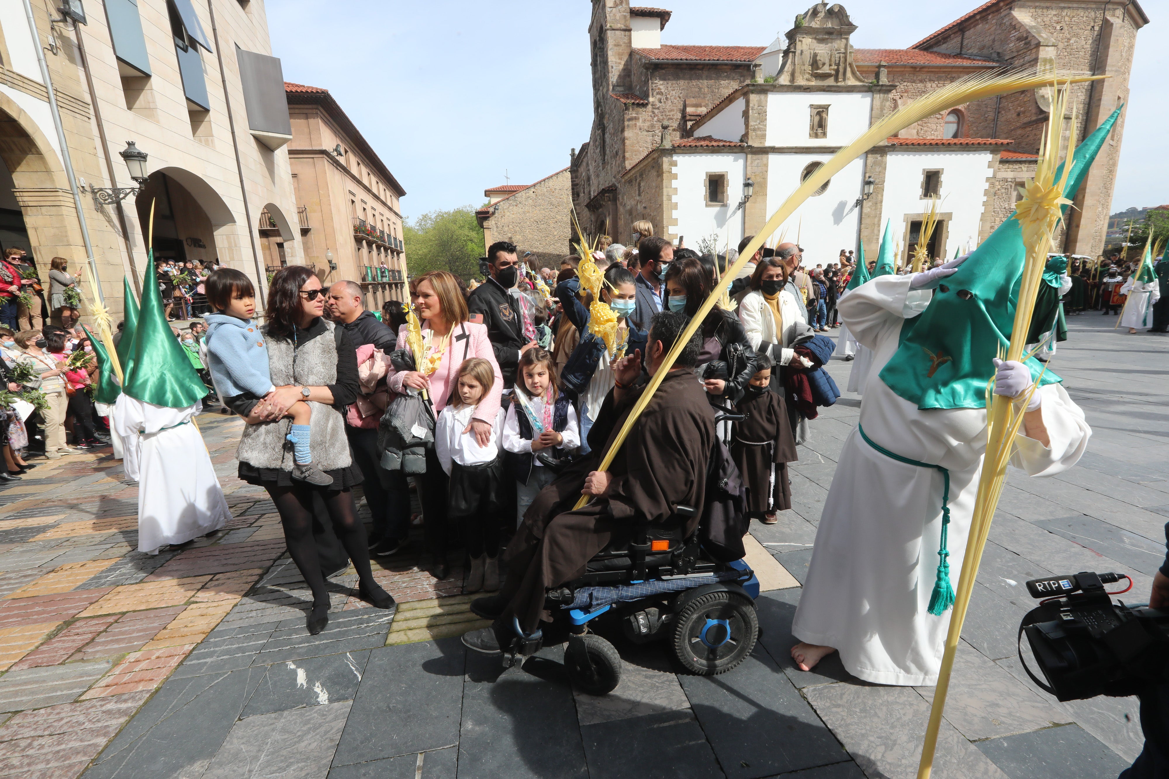 Fotos: Avilés recupera el Domingo de Ramos