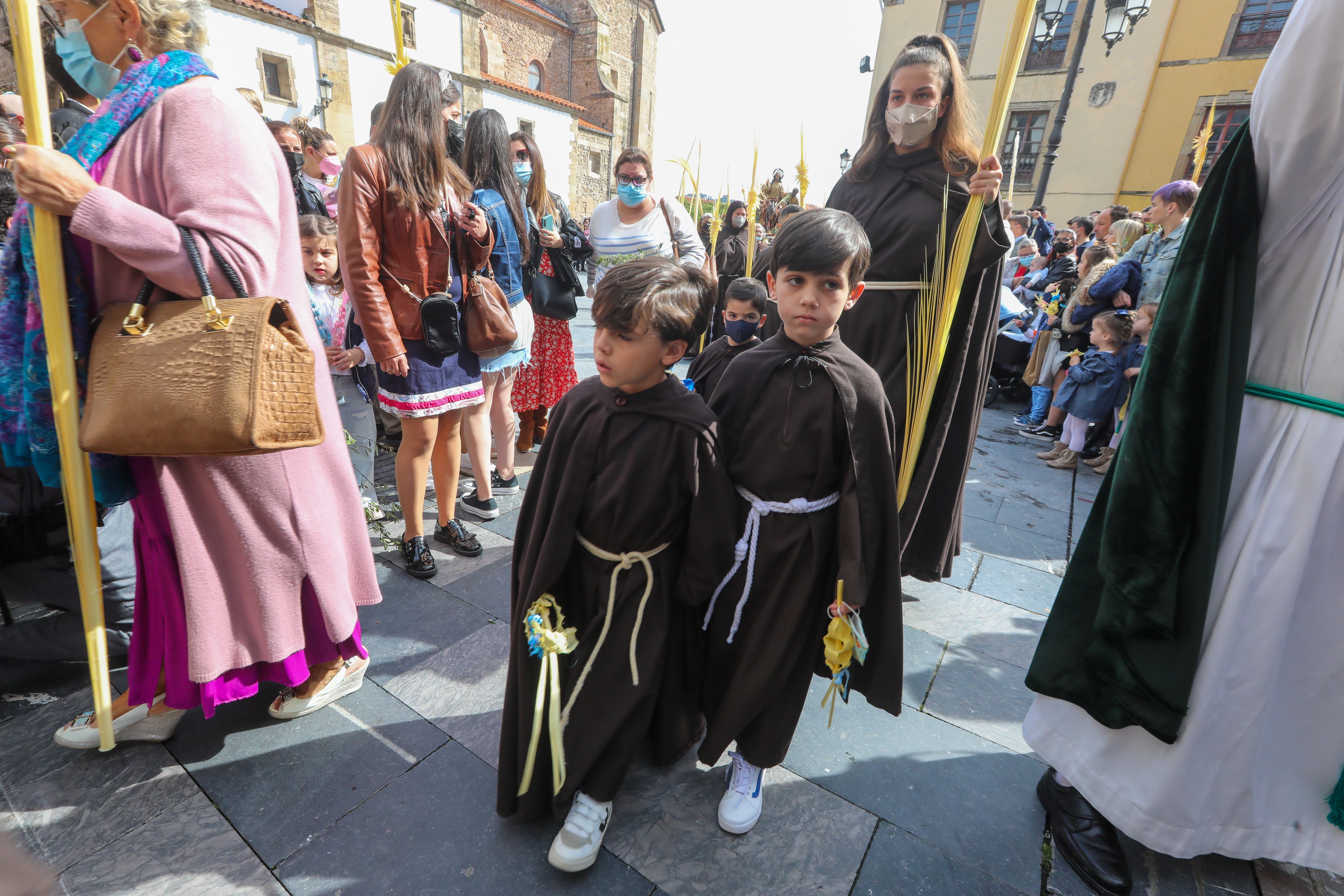 Fotos: Avilés recupera el Domingo de Ramos