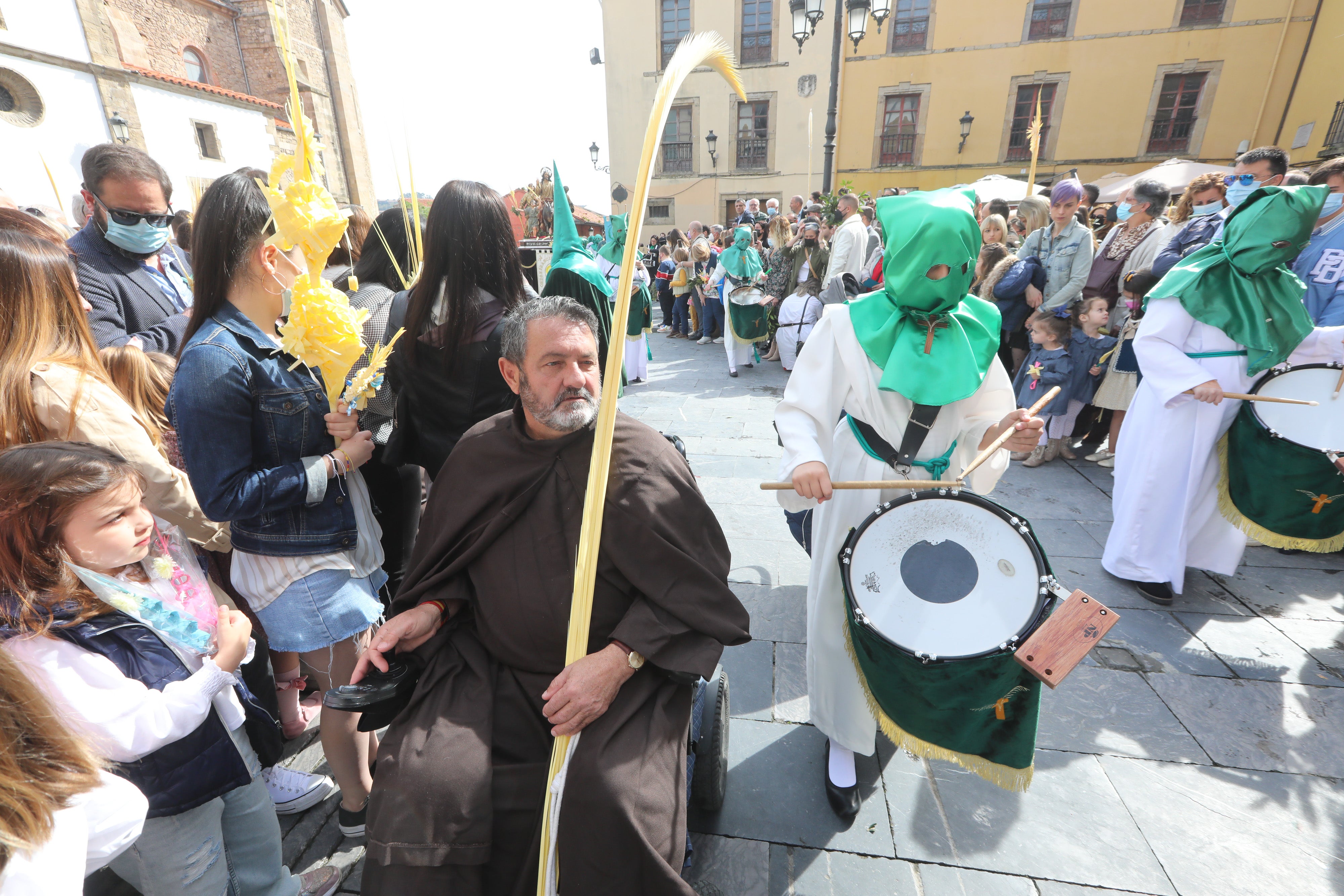 Fotos: Avilés recupera el Domingo de Ramos