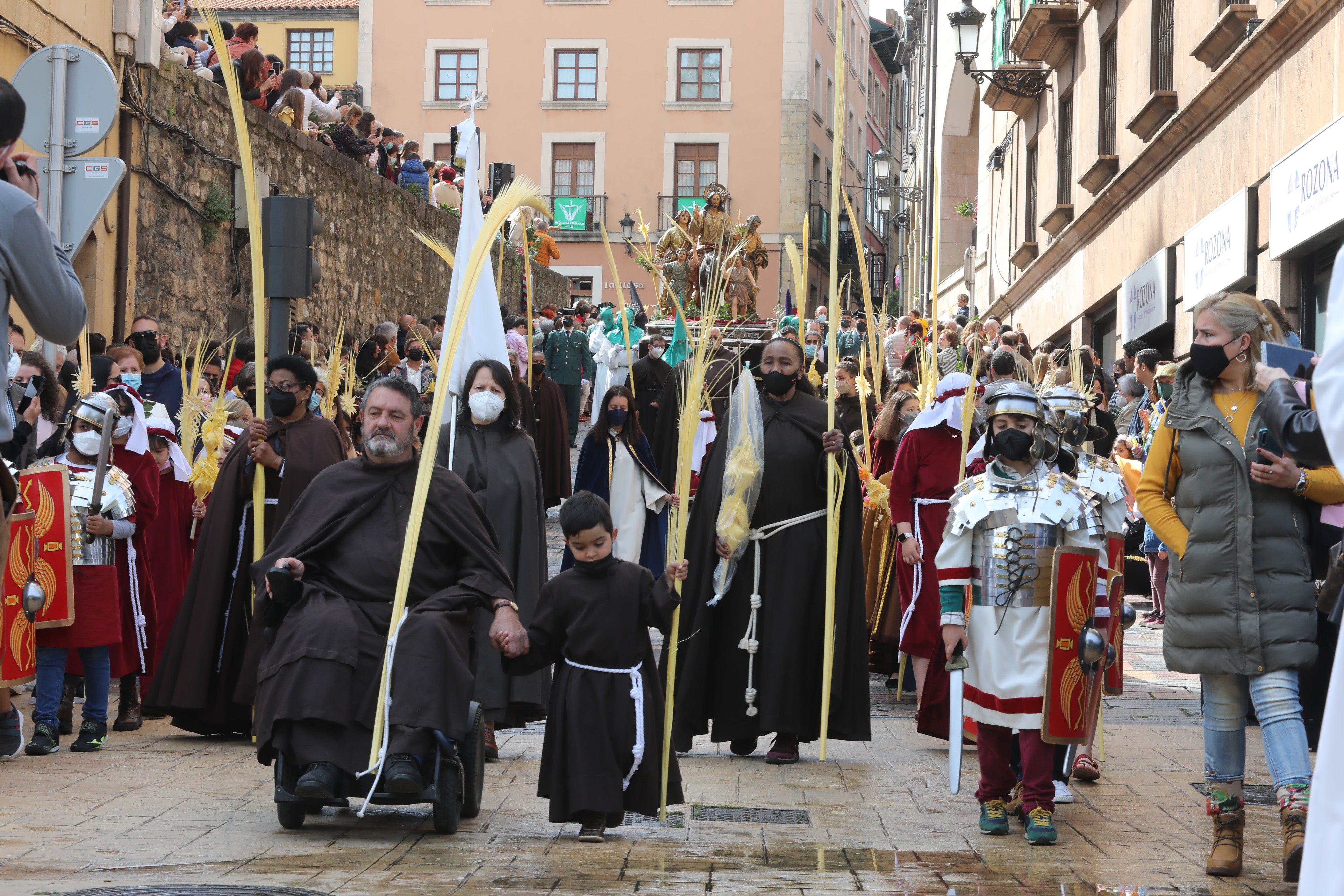 Fotos: Avilés recupera el Domingo de Ramos