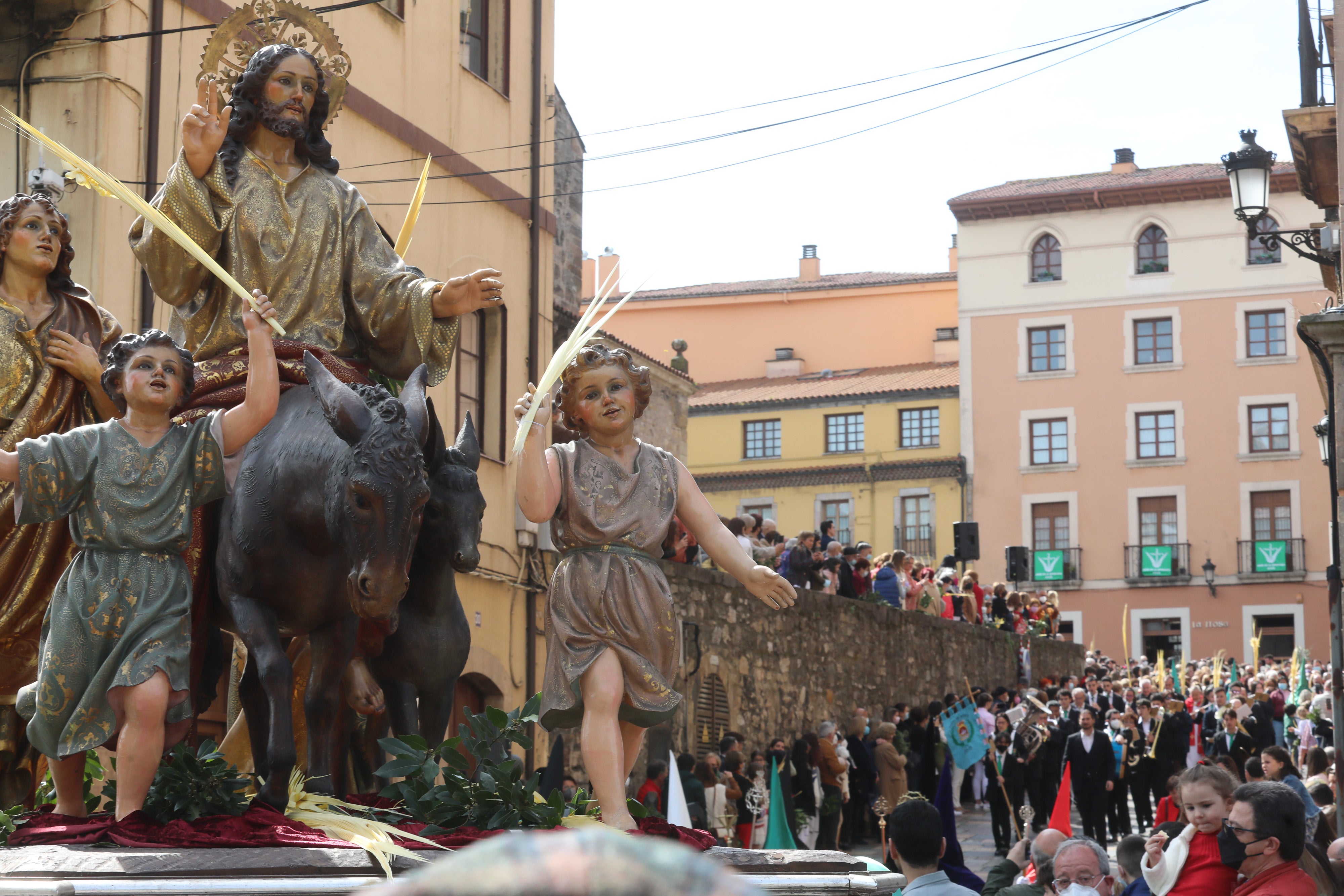 Fotos: Avilés recupera el Domingo de Ramos