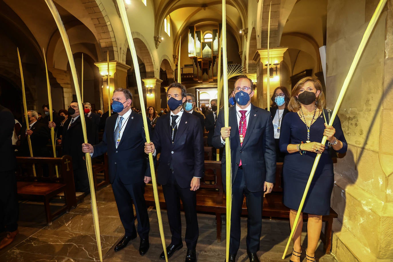 La Semana Santa comienza con una masiva afluencia de fieles a la primera de las procesiones y a las bendiciones de Ramos.