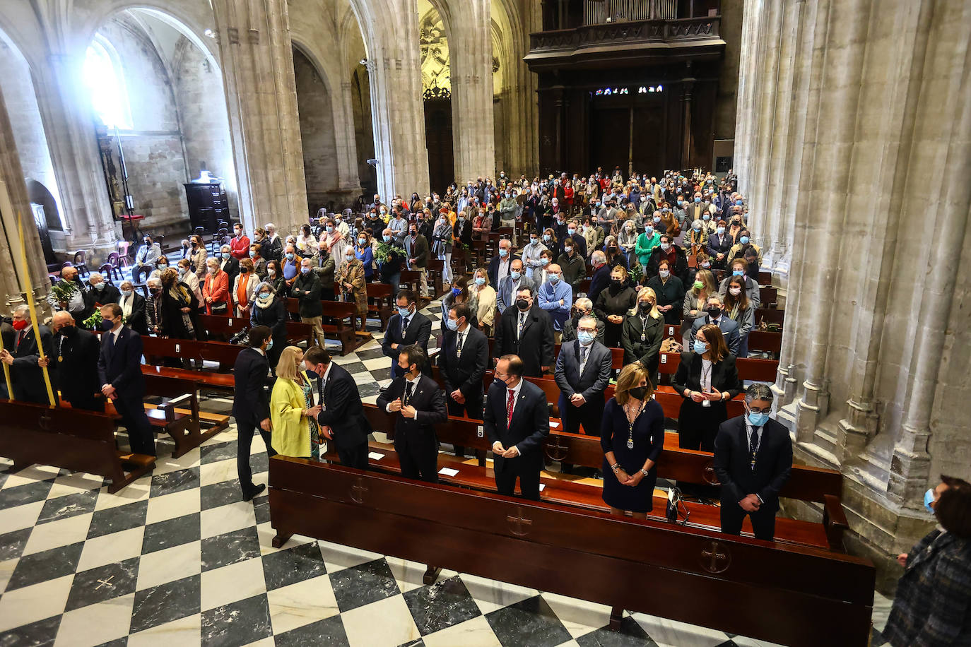La Semana Santa comienza con una masiva afluencia de fieles a la primera de las procesiones y a las bendiciones de Ramos.