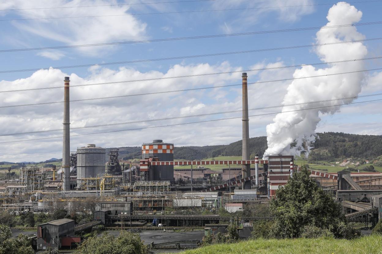 Instalaciones de ArcelorMitttal en Gijón, que experimentarán una gran transformación en los próximos años. 