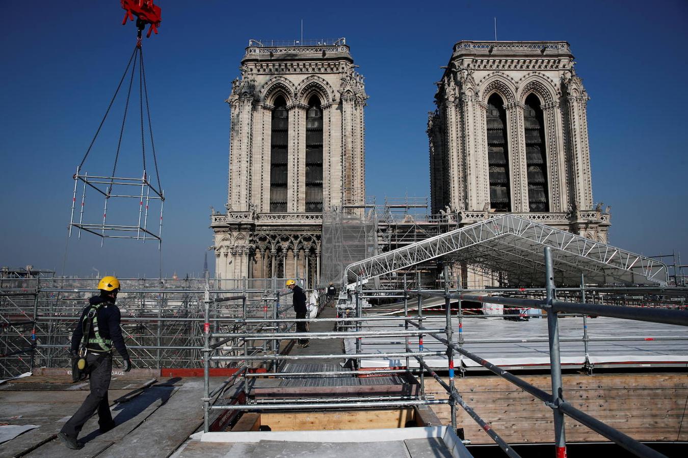 El 15 de abril de 2019 asistíamos atónitos al incendio de Notre Dame de París, la catedral más famosa del mundo. Sin duda una de las catástrofes artísticas más graves de la historia. Tres años después, las obras avanzan a buen ritmo y se espera que el templo reabra el 15 de abril de 2024. La fase inicial acabará este mismo verano.